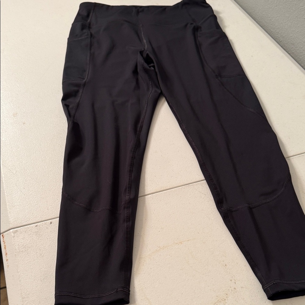 Amazon Essentials Black Women's Performance Leggi… - image 1